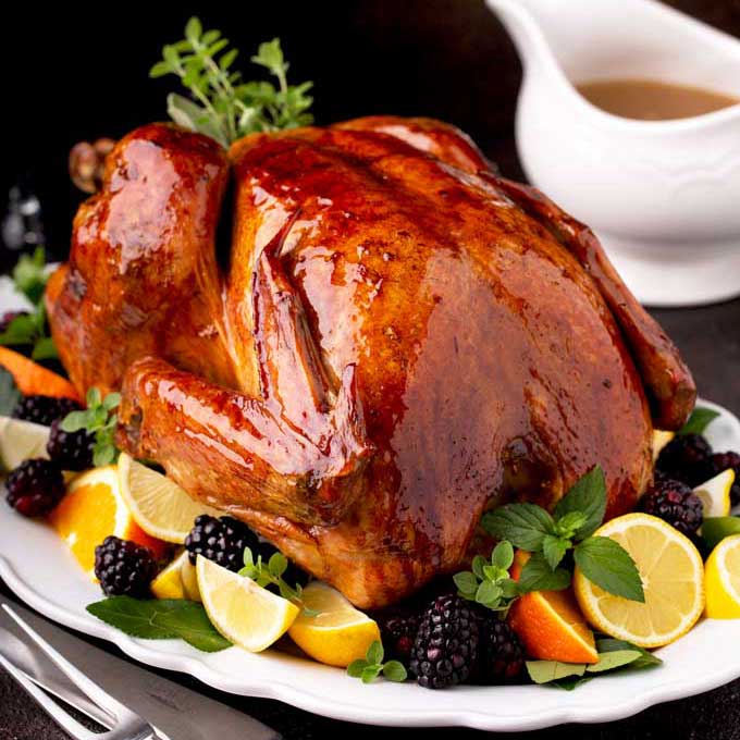 https://www.lemonblossoms.com/wp-content/uploads/2016/11/Roast-Turkey-Recipe-S1.jpg