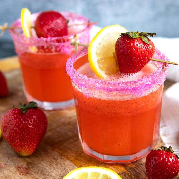 Strawberry Lemonade Vodka Cocktail - Lemon Blossoms