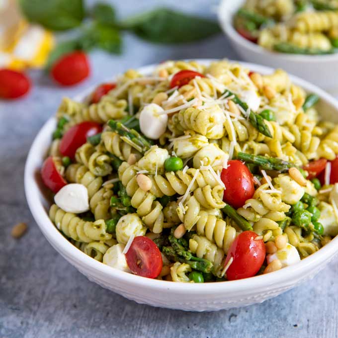 Easy Pesto Pasta Salad | Lemon Blossoms