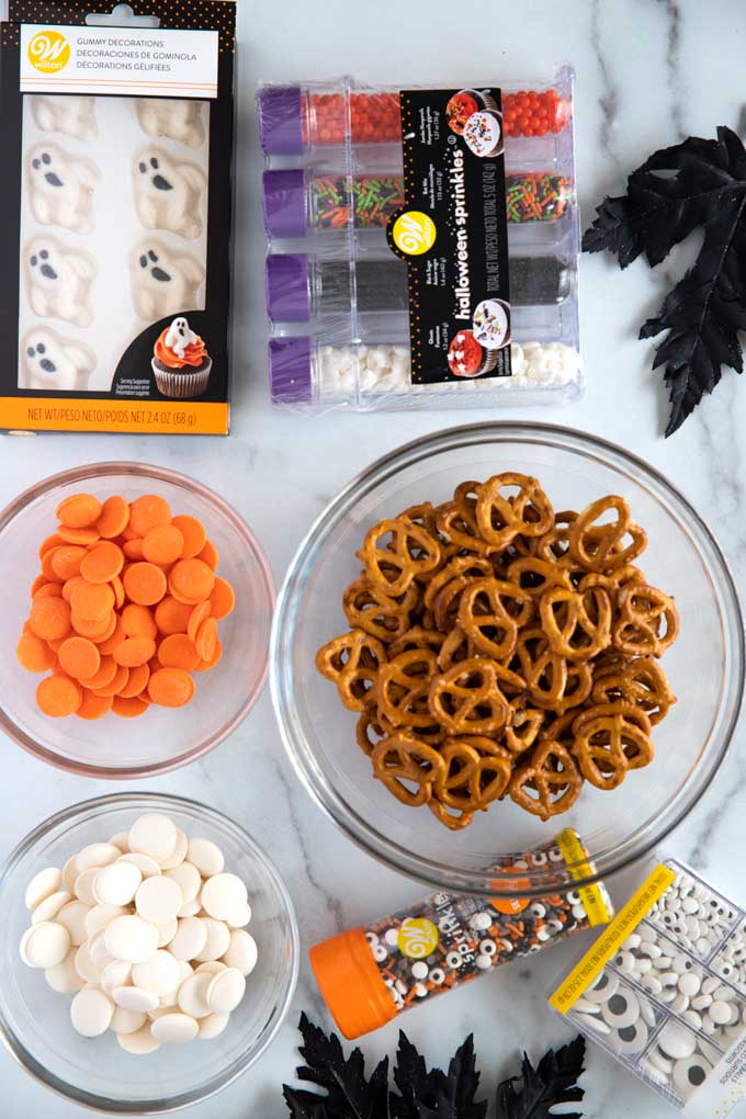 Ingredients to create the Halloween pretzel decorations for the freakyshakes.