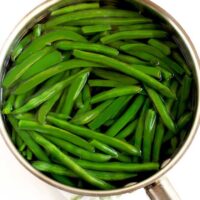 Blanching green beans on the stove top