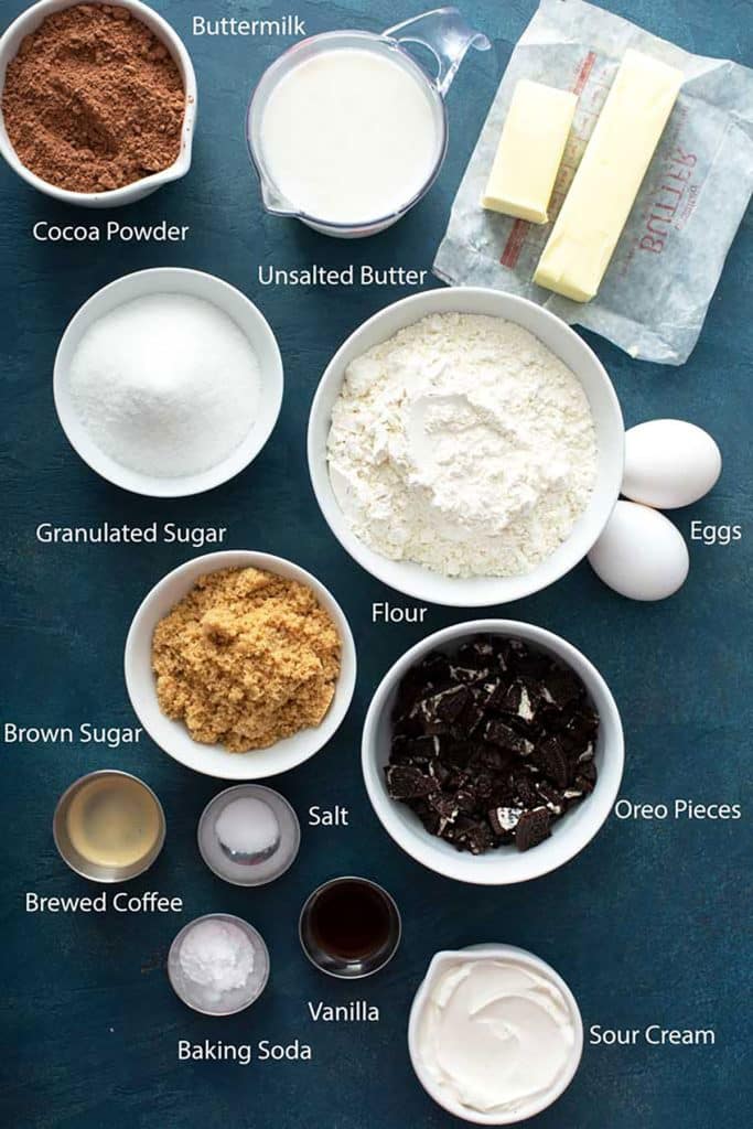 Ingredients to make Oreo cupcakes