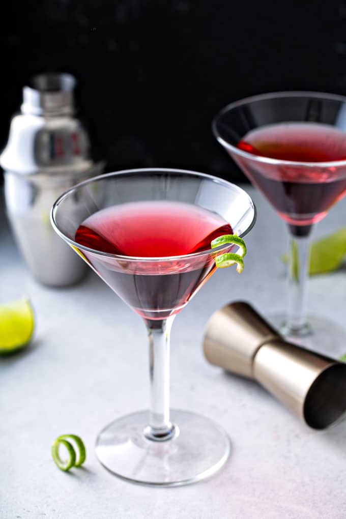 Cosmopolitan Cocktail / Martini Glasses — Eatwell101