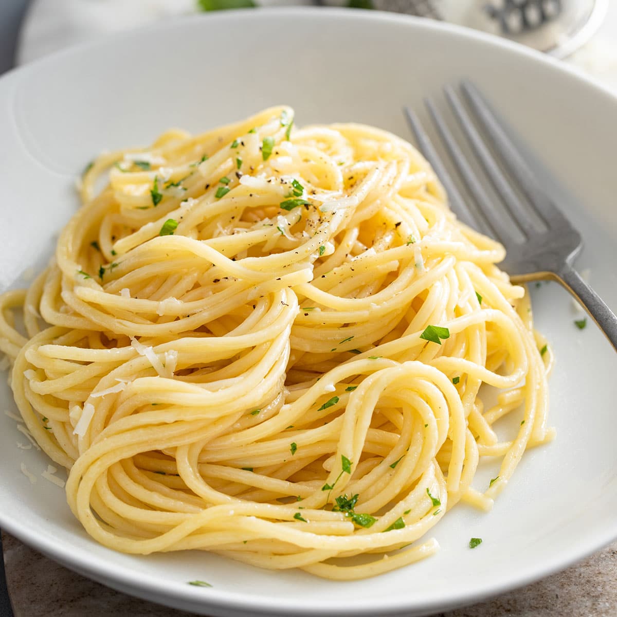 Easy Garlic Butter Pasta - Lemon Blossoms