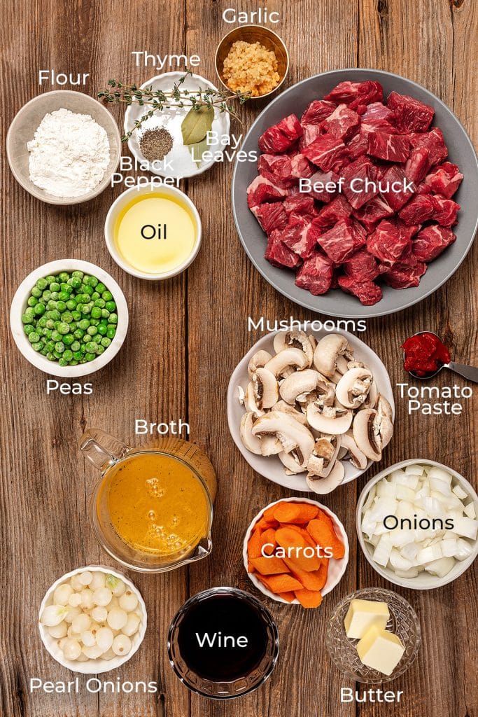 Ingredients needed to make beef stew with red wine.
