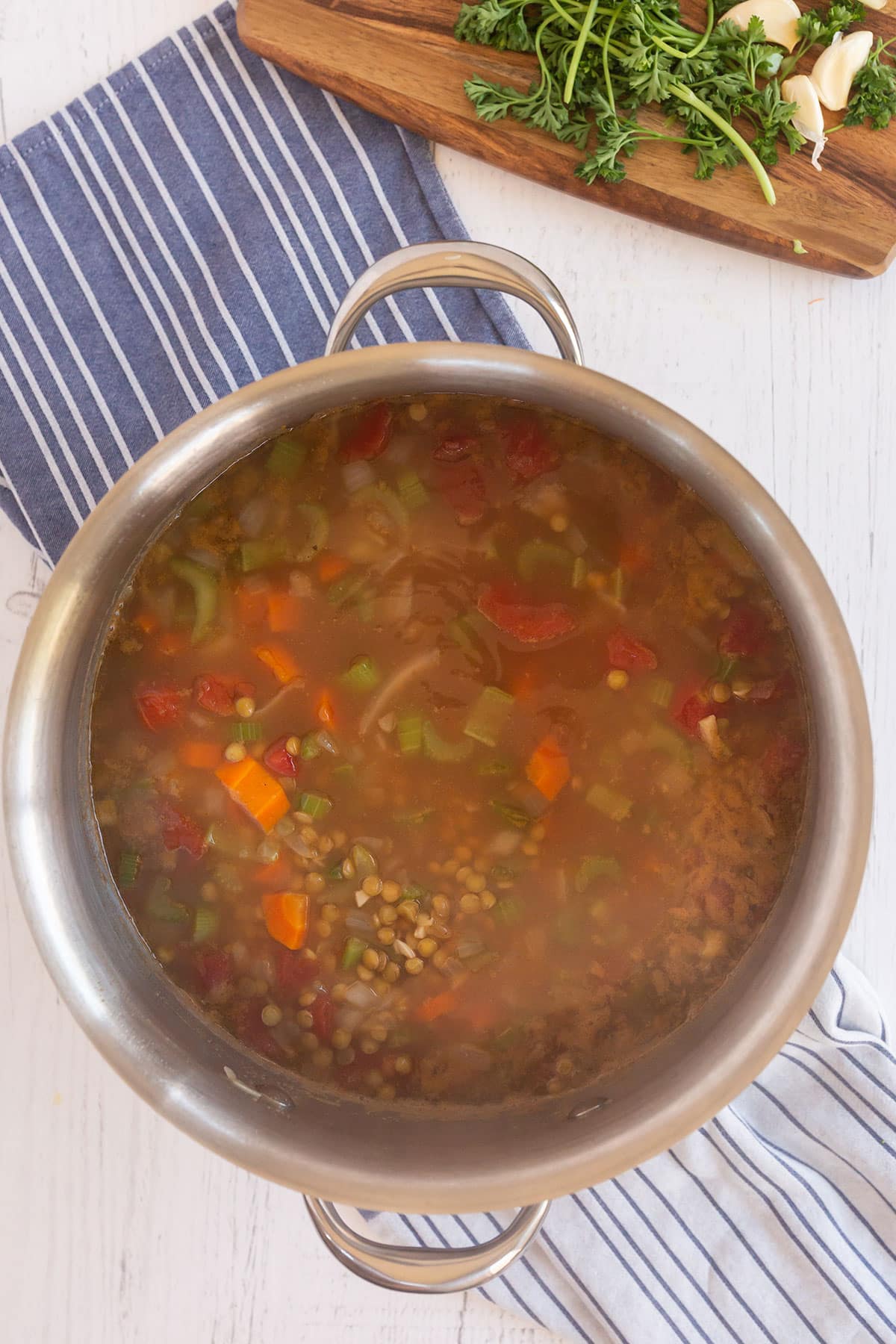 simmering lentil soup