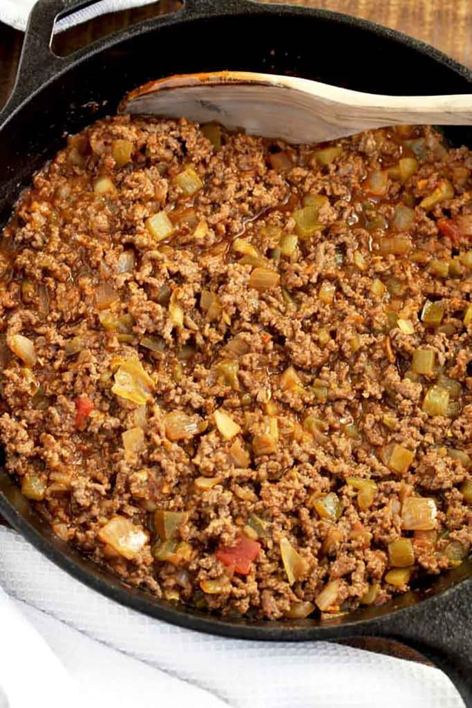 seasoned ground beef with onions, green chiles and salsa