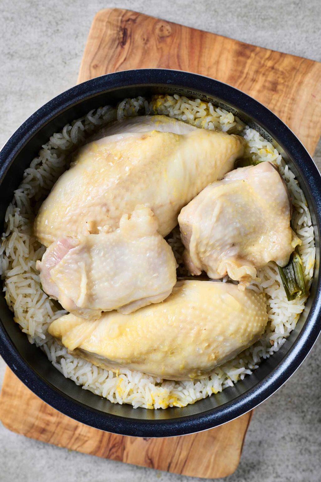One Pot Hainanese Chicken and Rice (Easy Rice Cooker Recipe) - Lemon ...
